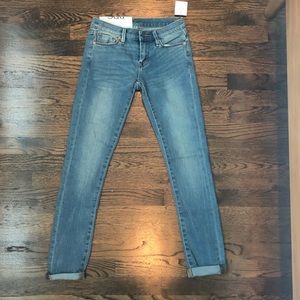 NWOT BDG Twig Mid Rise Jeans 25W